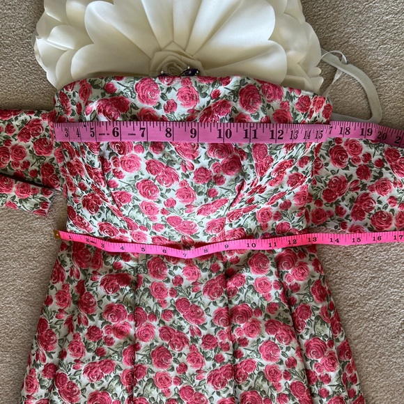 Formal wear - Picture 3 of 6